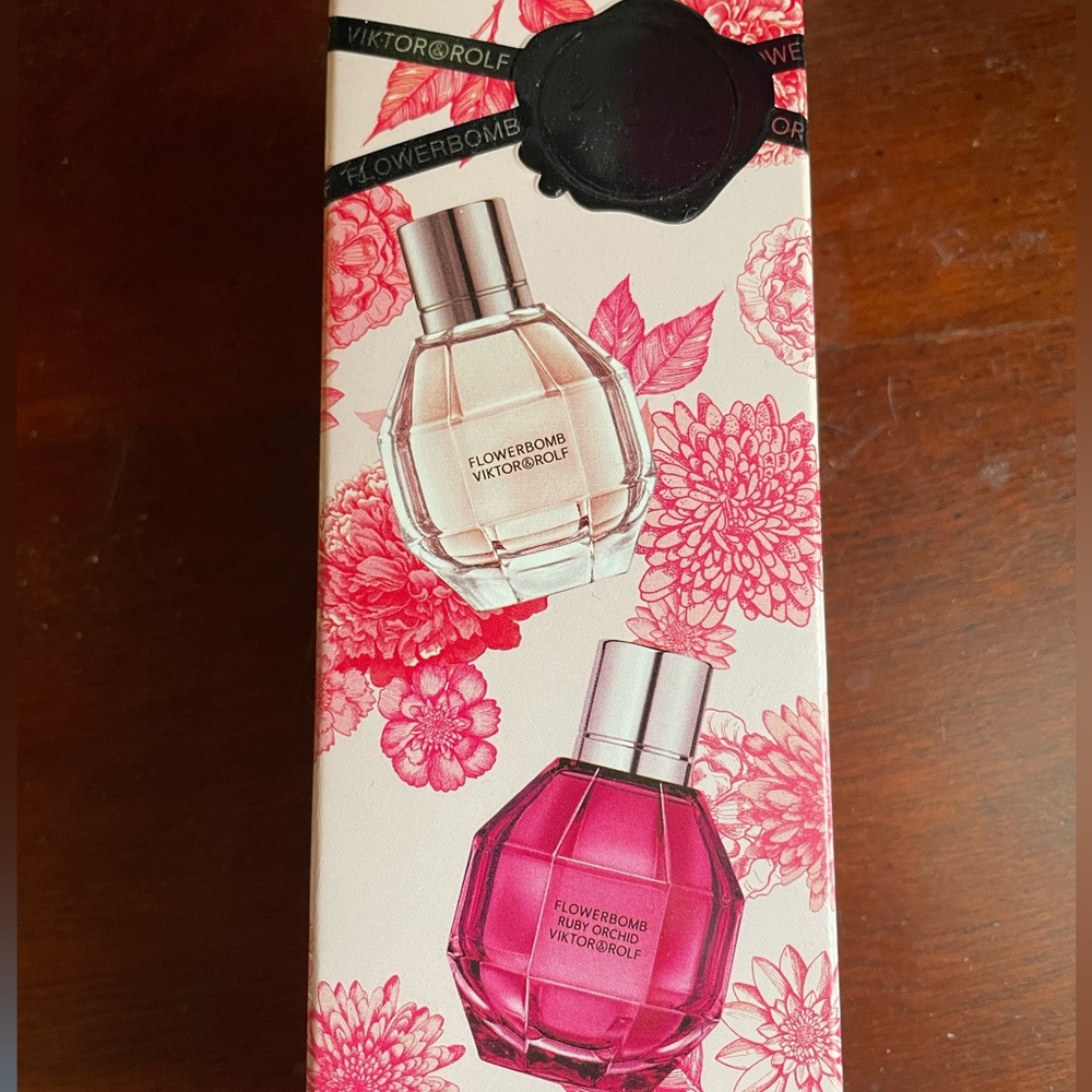 Flowerbomb Set by Viktor&Rolf Small .24 oz size Original & Ruby Orchid. $20 OBO